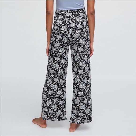 Vera Bradley Boho lagenlookk Floral Slit pants with side pockets size small - Picture 2 of 10